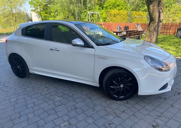 Alfa Romeo Giulietta cena 34500 przebieg: 177032, rok produkcji 2011 z Żory małe 596